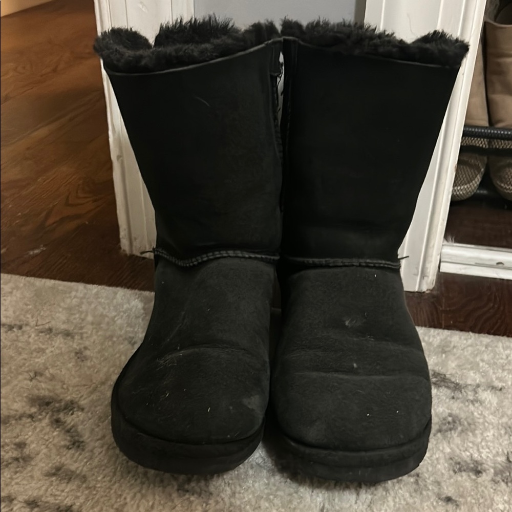 Black Fur-Lined Winter Boots